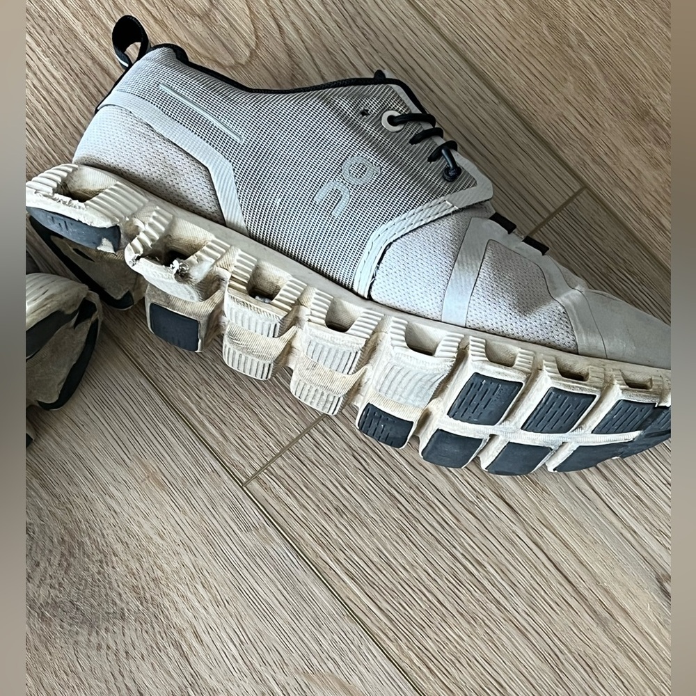 On Cloud Women’s Gray Water Proof Athletic Shoes - Picture 2 of 6
